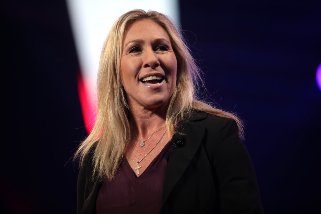 Marjorie Taylor Greene își dă demisia din Congres după cearta cu Trump