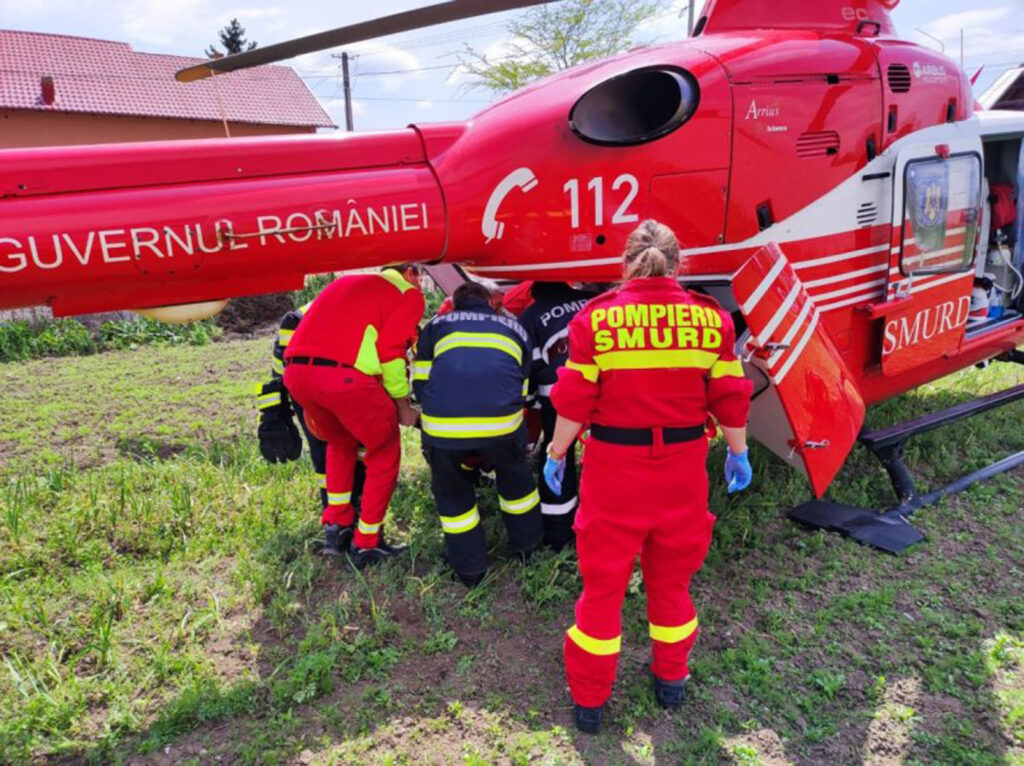 Accident grav în Prahova. O mamă și fetița sa au fost spulberate de o mașină. Fetița nu a avut nicio șansă și a murit pe loc