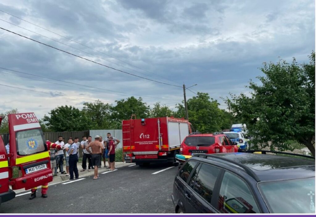 Trei bărbați au rămas blocați într-o fântână din Brăila. Unul dintre ei a murit, iar alți doi au ajuns la spital