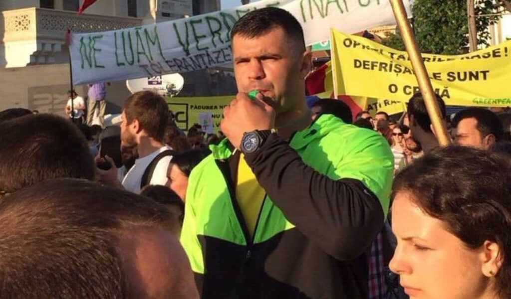 Un deputat român a plecat desculț acasă. Daniel Ghiță și-a pierdut pantofii la sala de sport: „Nu puteai să furi și tu un tricou?”