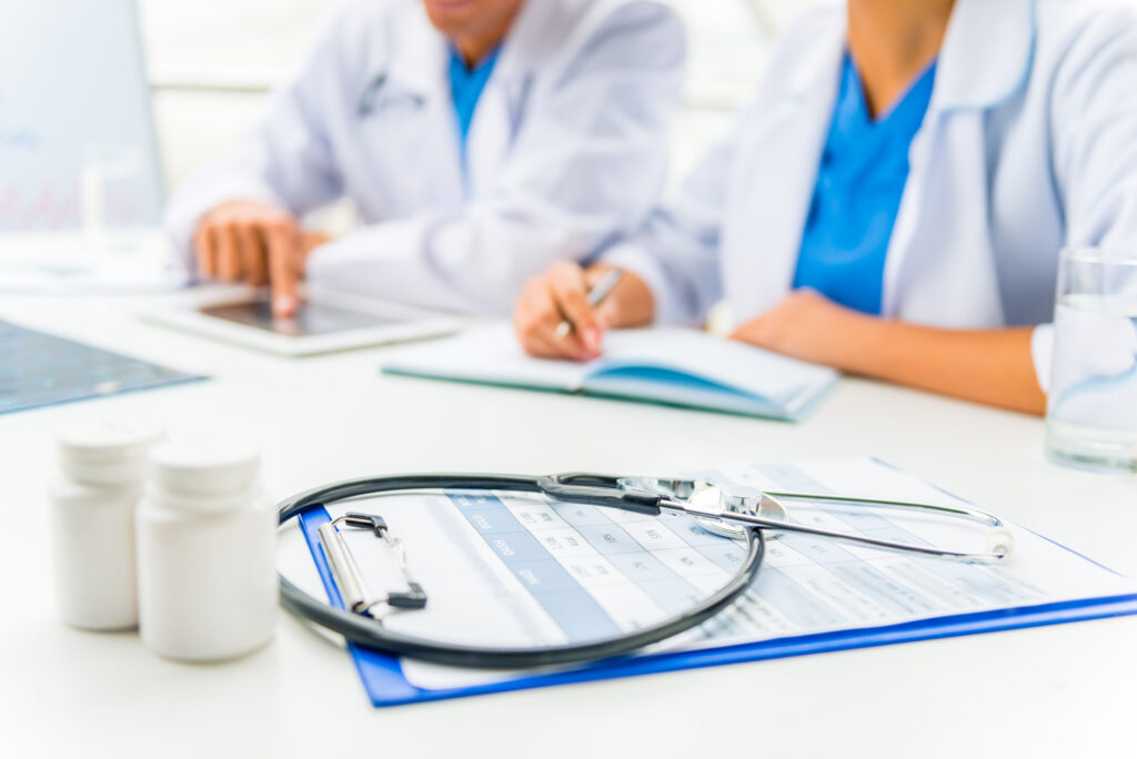 Încă o problemă pentru medicii români, după pandemie. E o afecțiune gravă: „Transmiterea este foarte ridicată”