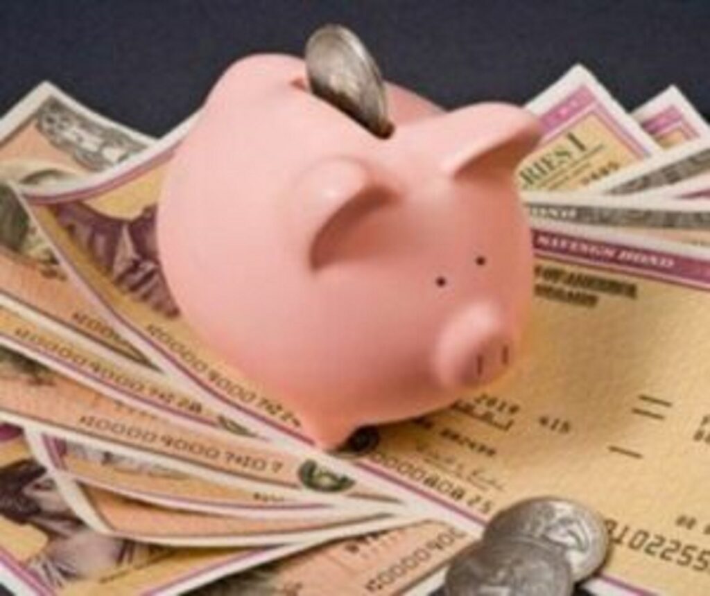Statul român, mari probleme financiare. Face împrumuturi lunare pentru a acoperi creditele restante și se alege cu noii datorii