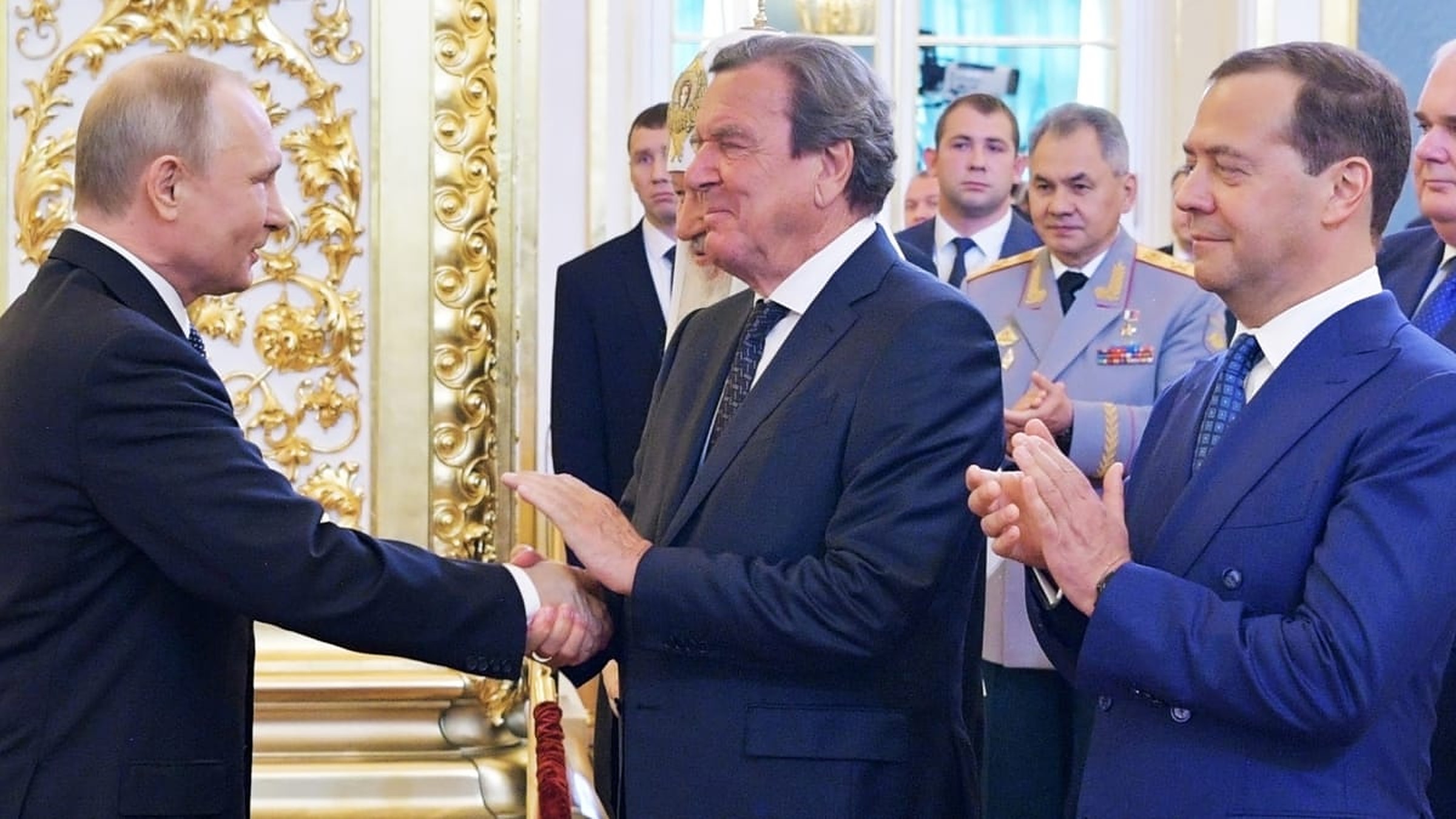 UE respinge ideea ca Gerhard Schröder să negocieze cu Rusia. Kaja Kallas: ar „sta de ambele părți ale mesei”