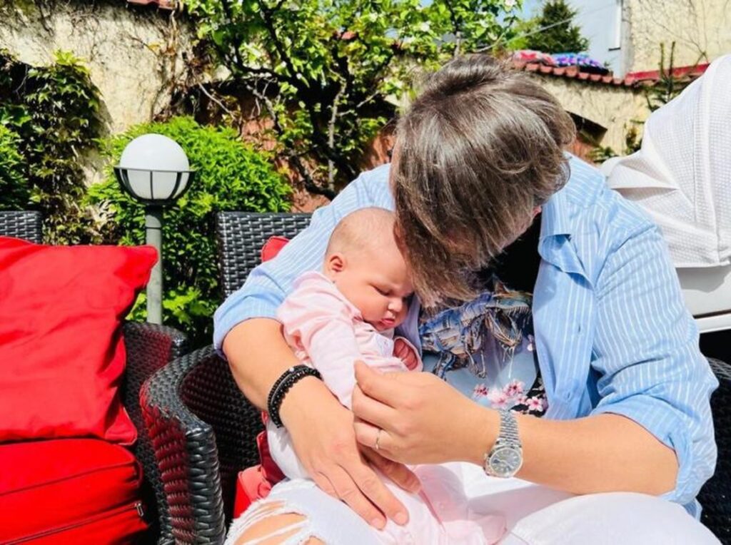 Fostul ginere al lui Traian Băsescu, escapadă în Cipru, după botezul copilului său. Cine l-a însoțit în vacanță