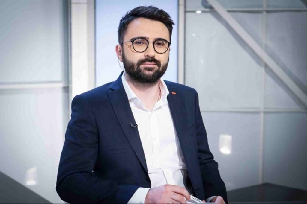 Ionuț Cristache intră, de astăzi, în echipa EVZ. Cunoscutul jurnalist va realiza un podcast alături de Ion Cristoiu, de la ora 15: ”Veți auzi aici tot ce nu auziți în altă parte”