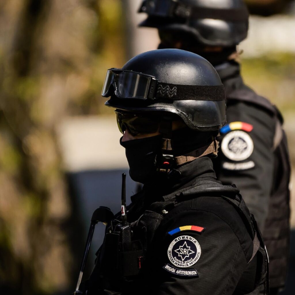 EXCLUSIV. Statul firmelor sub acoperire! Robert Turcescu explică cum funcționează firmele-căpușă ale serviciilor. Video