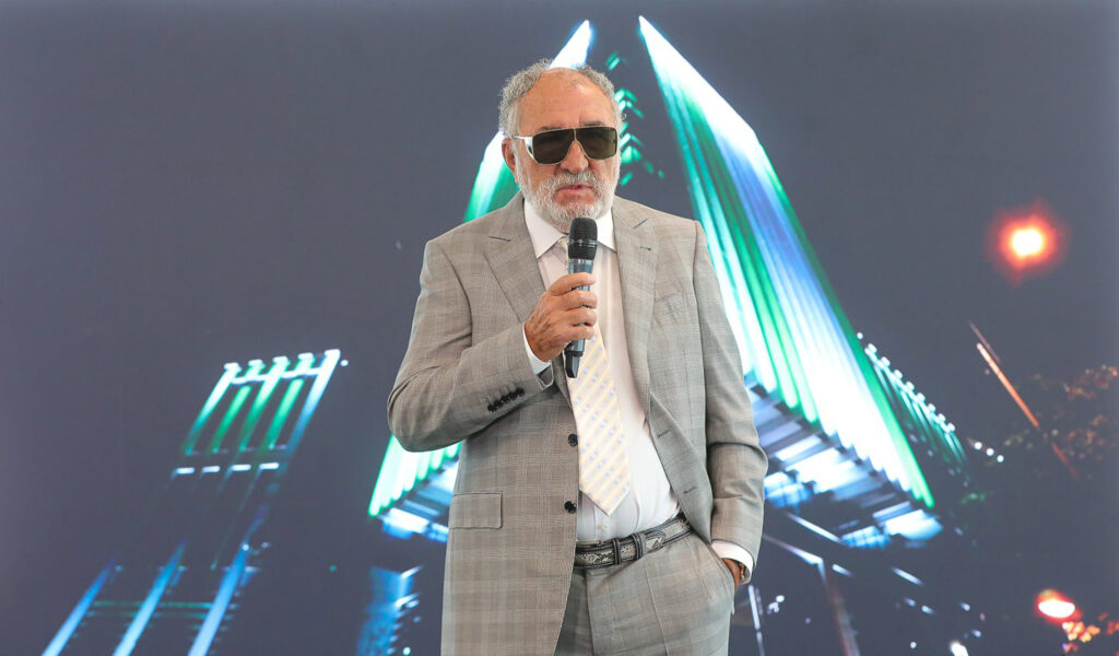 Țiriac și-a prezentat investiția de lângă Guvern. Peste 40 de milioane de euro au fost alocați pentru proiect. „V-am chemat ca să ne lăudăm”