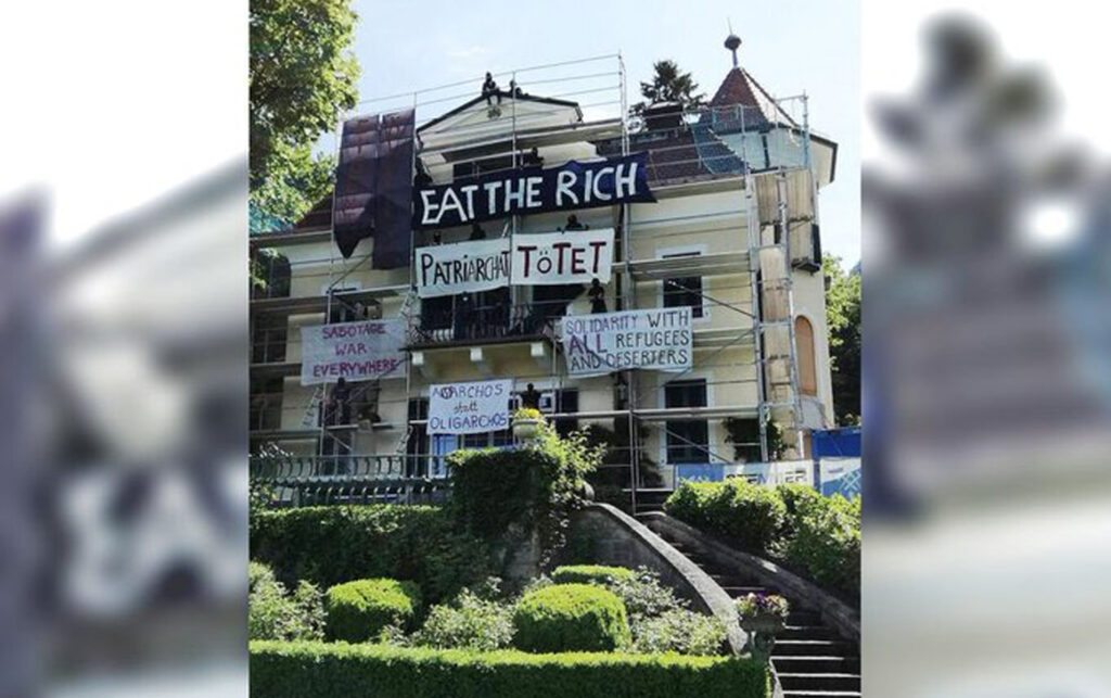 Manifestațiile împotriva războiului din Ucraina continuă. Activiștii au ocupat un conac al oligarhului Igor Şuvalov