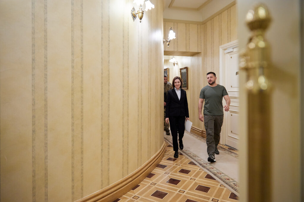 Soluții comune pentru a preveni agravarea crizei în stânga Nistrului. Subiectele discutate de Maia Sandu și Volodymyr Zelenskyy