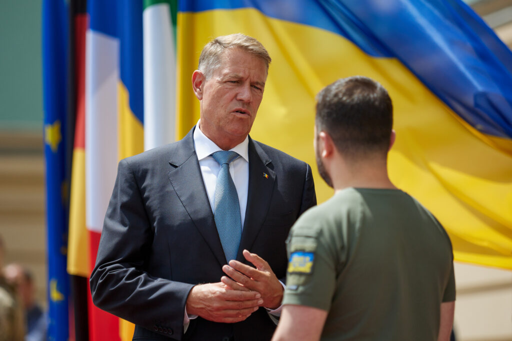 Ce i-au cerut Klaus Iohannis și Marcel Ciolacu lui Zelenski. Liderul Ucrainei a creat „nemulțumire la nivelul autorităților române”
