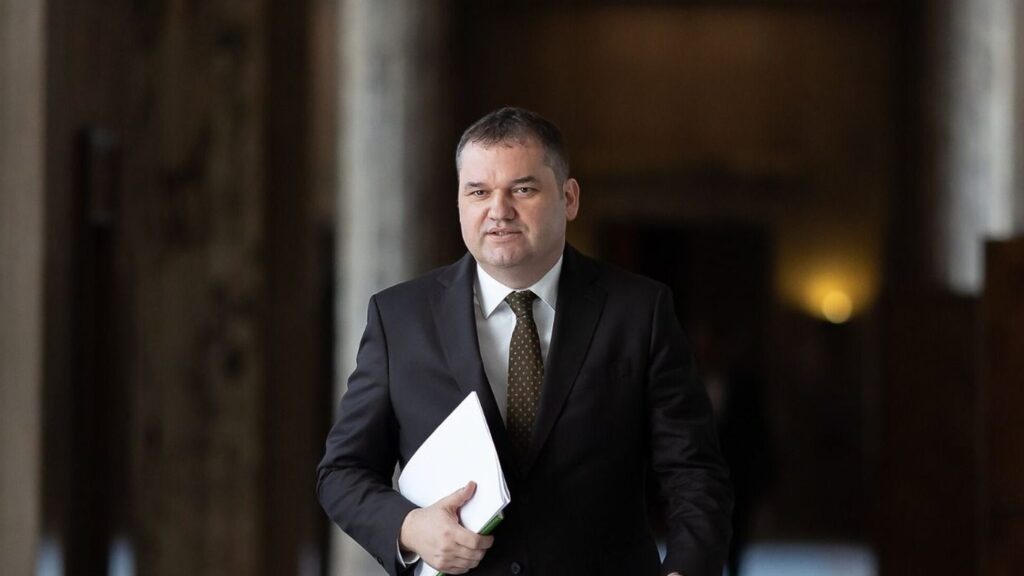 Cseke Attila, critici la adresa lui Ciolacu. Îl acuză de încetinirea dezvoltării României