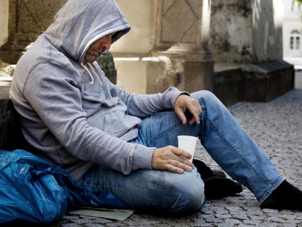 Cerșetoria, o industrie foarte profitabilă. Sumele uriașe obținute de cei ce apelează la milă. Dezvăluirile părintelui Vasile Ioana. Video