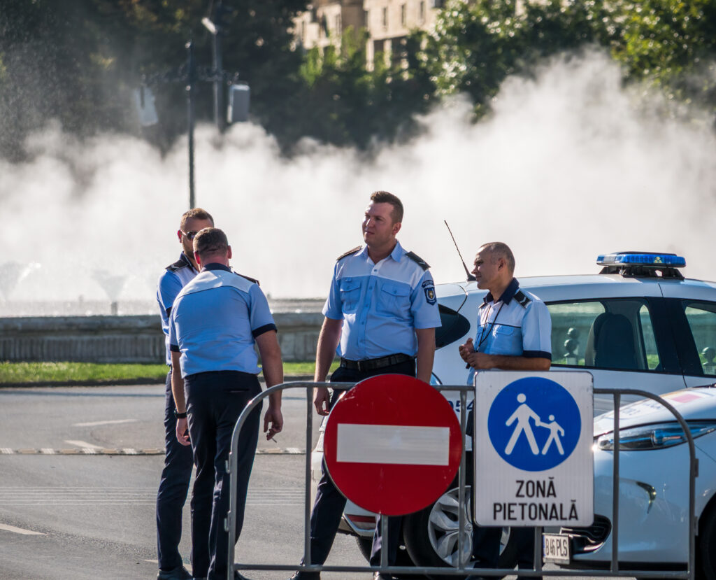 Polițist de la Rutieră, prins cu droguri la festivalul SAGA din București. În trecut, acesta a fost anchetat într-un dosar de luare de mită