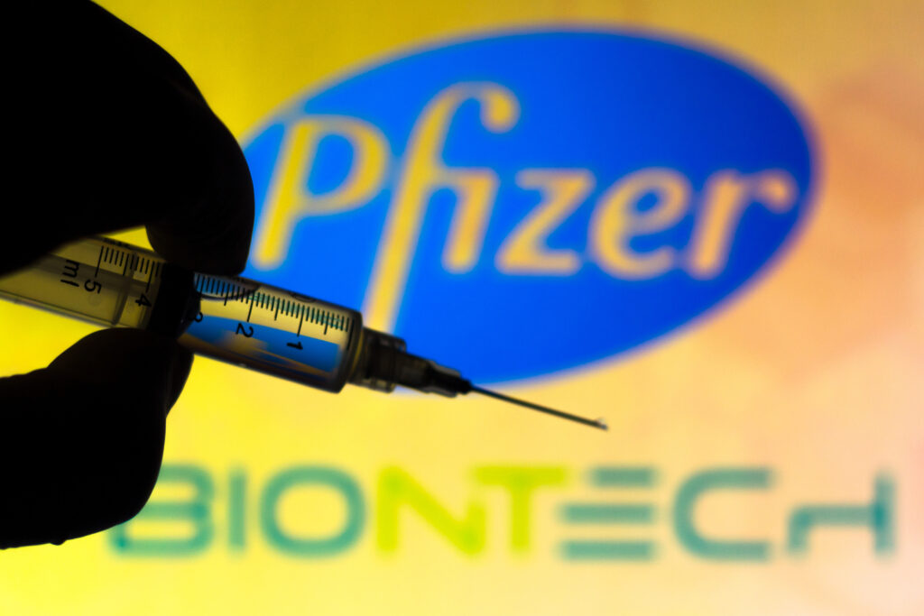 BioNTech şi Pfizer anunță testarea unui vaccin universal împotriva coronavirusurilor. Când ar putea începe proiectul pe subiecți umani