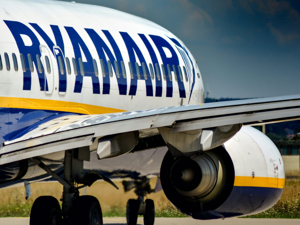 Proteste de amploare ale angajaților Ryanair din Spania. Sindicaliștii amenință cu grevă la nivel european