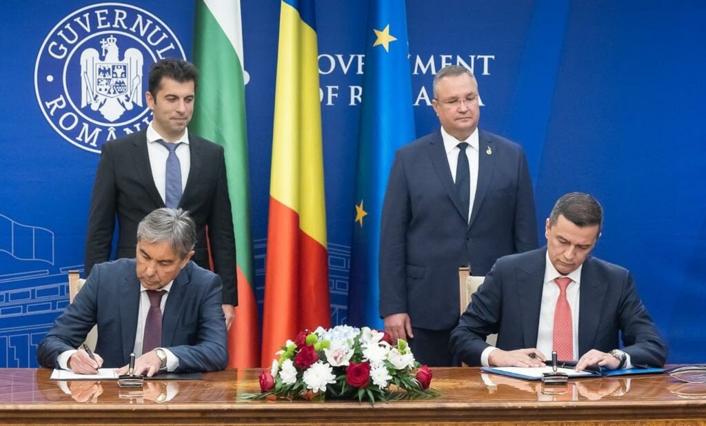 Ministrul Transporturilor vrea să tragă la răspundere constructorii de drumuri care nu respectă termenele de execuție: „Vor începe să fie emise certificate de bună purtare”