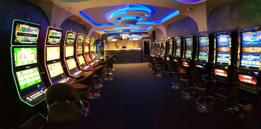 Mai puține păcănele în orașe. Licența pentru jocurile de noroc, în funcție de numărul de locuitori