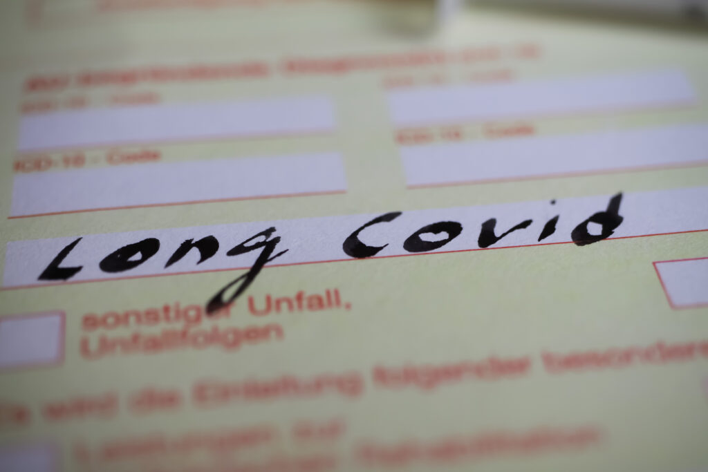 Sechele pe viață după infectarea cu SARS-CoV-2. Milioane de oameni sunt disperați. Principalul simptom dezvoltat de pacienți