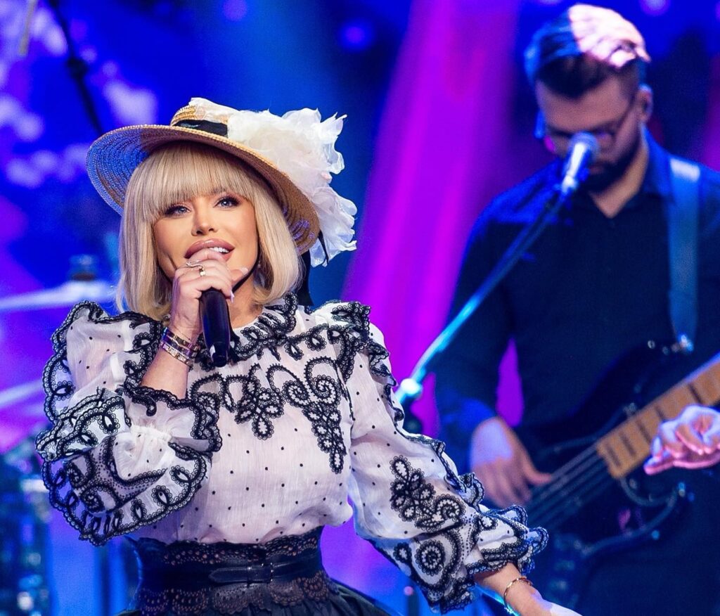 Loredana Groza, invitată la petrecerea „Împăratului păcănelelor” din Mykonos. Dragoș Buriu a cheltuit 200.000 de euro pentru aniversarea zilei sale de naștere