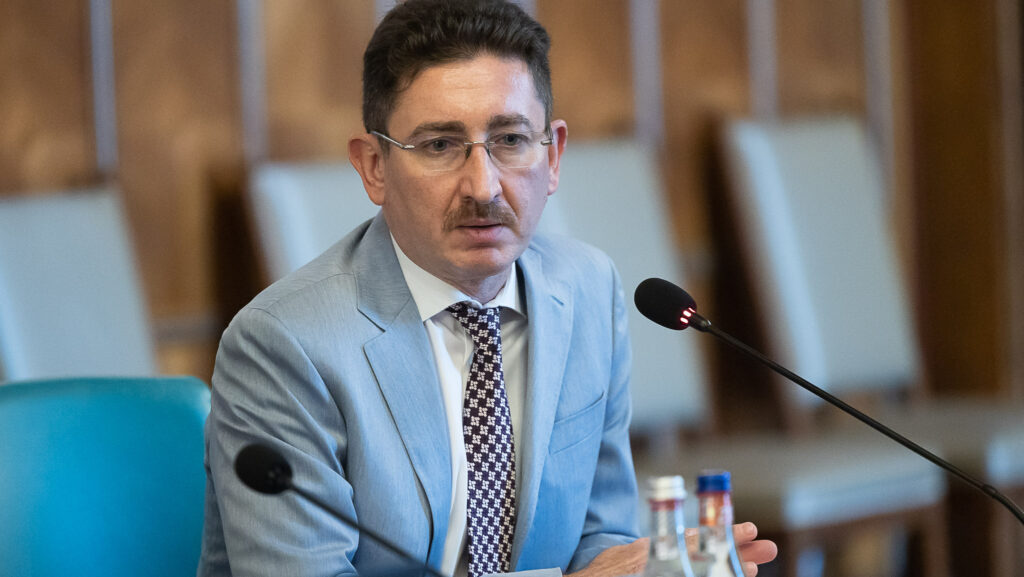 Bogdan Chirițoiu: Consiliul Concurenței nu a fost informat despre vânzarea activelor Lukoil