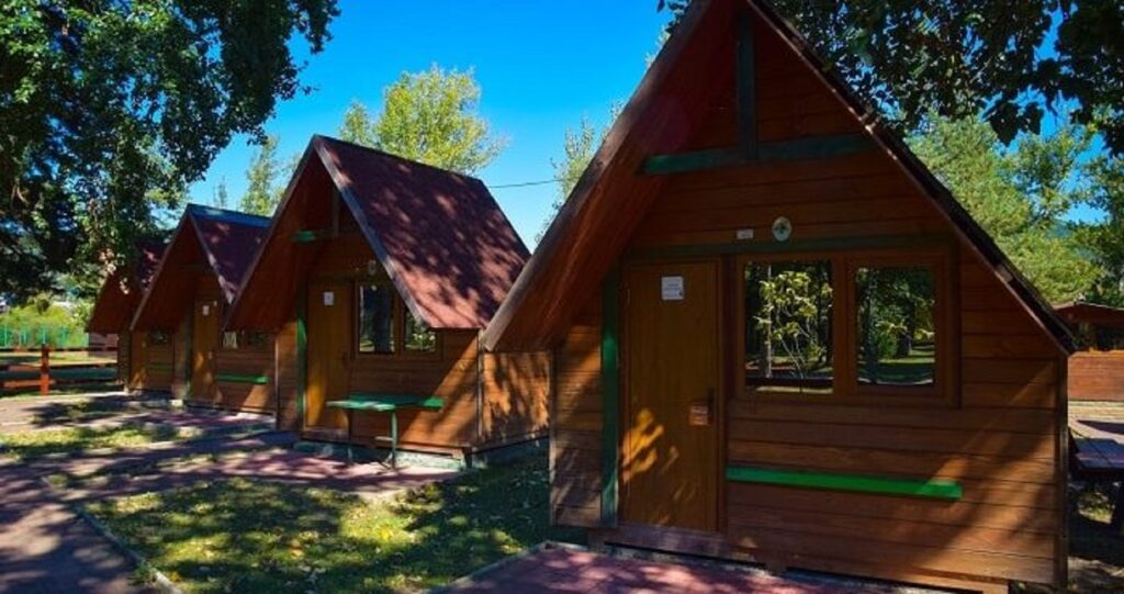 Primăria Piatra Neamț vrea să mute refugiații din Ucraina pentru a face loc turiștilor