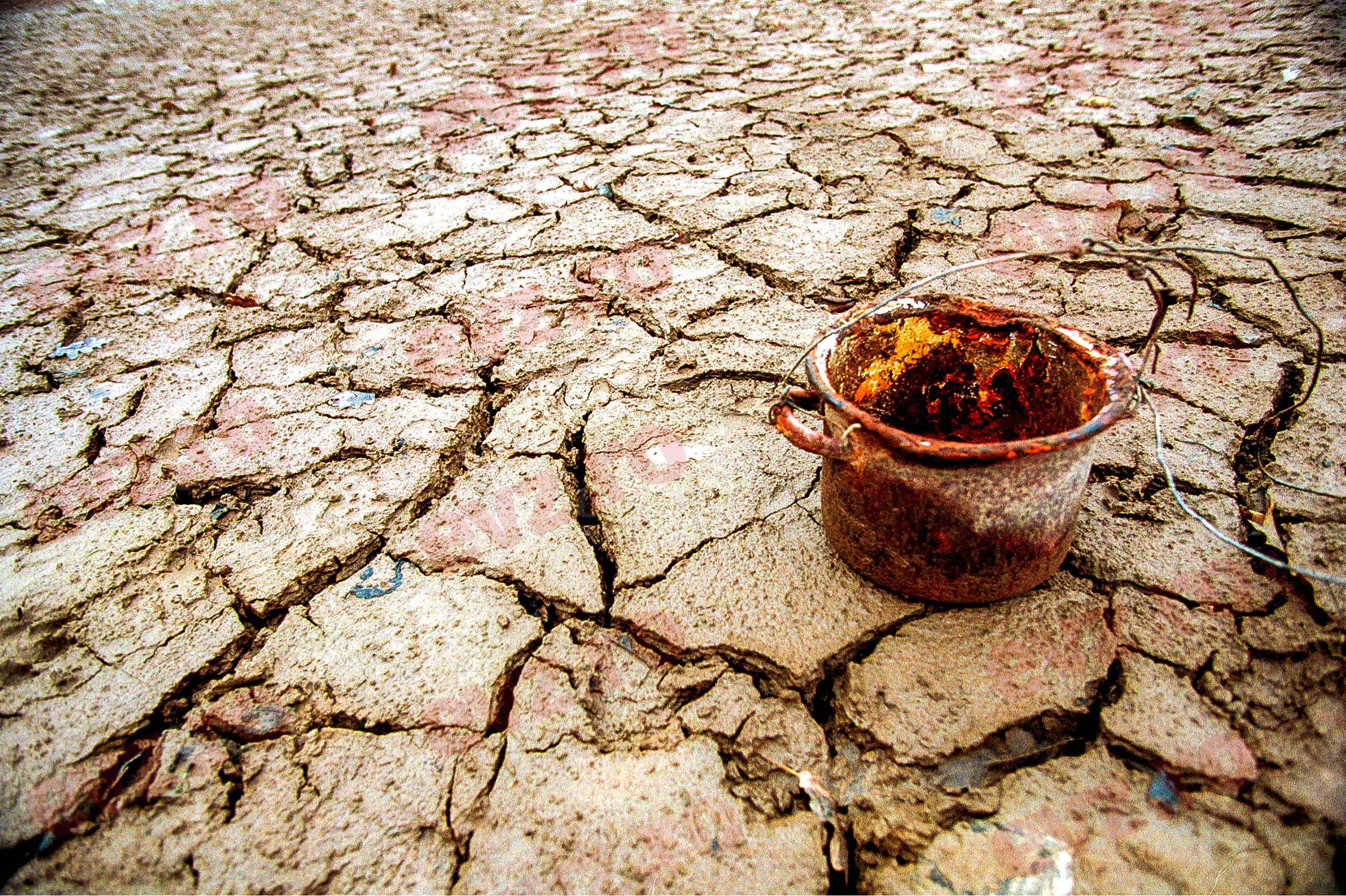 Schimbări climatice extreme în România. Vor urma secete severe, inundații urbane și ierni fără zăpadă