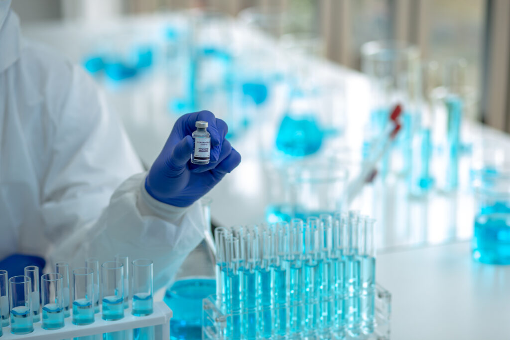 Germania recomandă a patra doză de vaccin, persoanelor sub 60 de ani: „Vom avea o toamnă foarte dificilă”