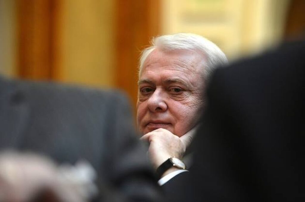 Prima apariție în spațiul public a lui Viorel Hrebenciuc, după eliberarea din închisoare. Cu cine s-a întâlnit fostul politician