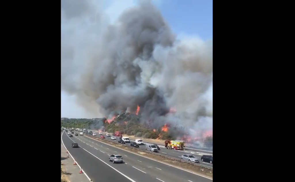 Incendiu în Londra. Zeci de trenuri și clădiri au fost evacuate de urgență