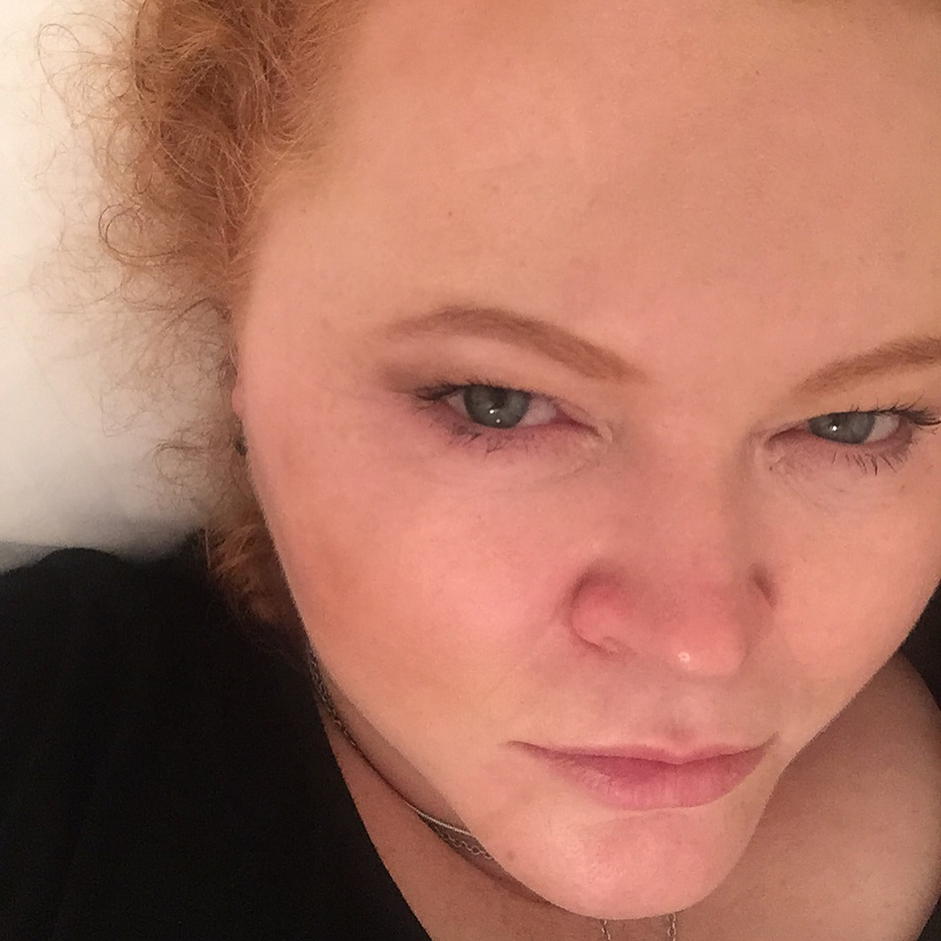 Narcisa Suciu, colecționară de parfumuri scumpe. Are sute dintre cele mai valoroase