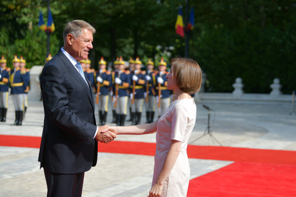 Exclusiv. Unirea cu Republica Moldova, un măr otrăvit? Cristoiu: „Ne dau cartoful fierbinte" Video