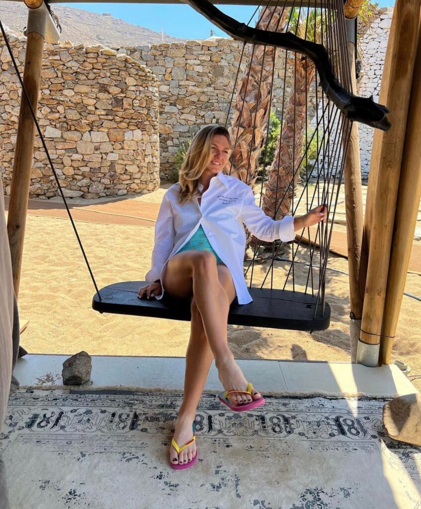 Simona Halep speră că va juca, din nou, tenis. „Nu mă las eu așa ușor! Sunt în drum spre soarele de deasupra norilor”