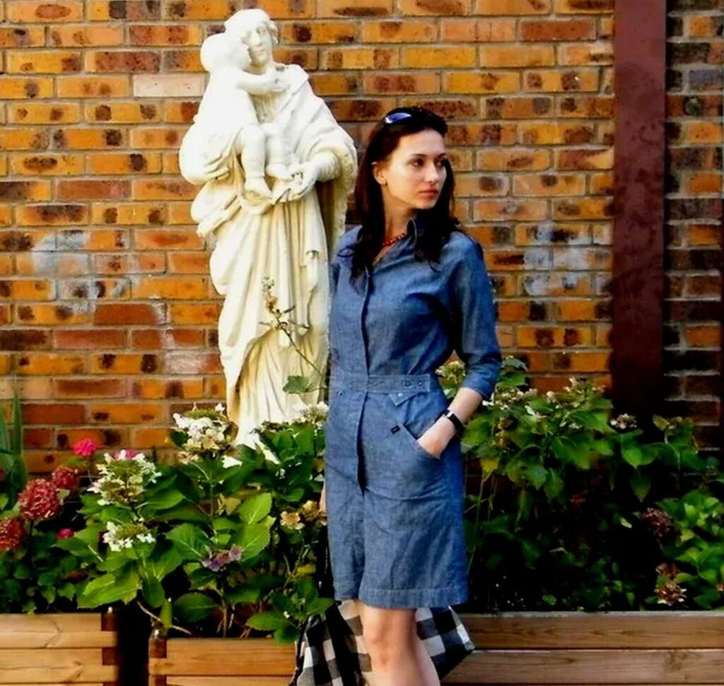 Cine este soția lui Răzvan Burleanu, președintele Federației Române de Fotbal. Aceasta are în palmares un titlu de „Miss Boboc”