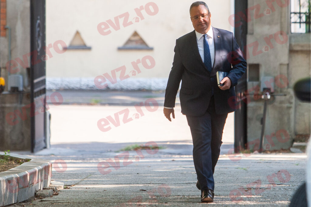 Subalternii lui Nicolae Ciucă au venituri mai mari decât el. Averea impresionantă pe care au adunat-o