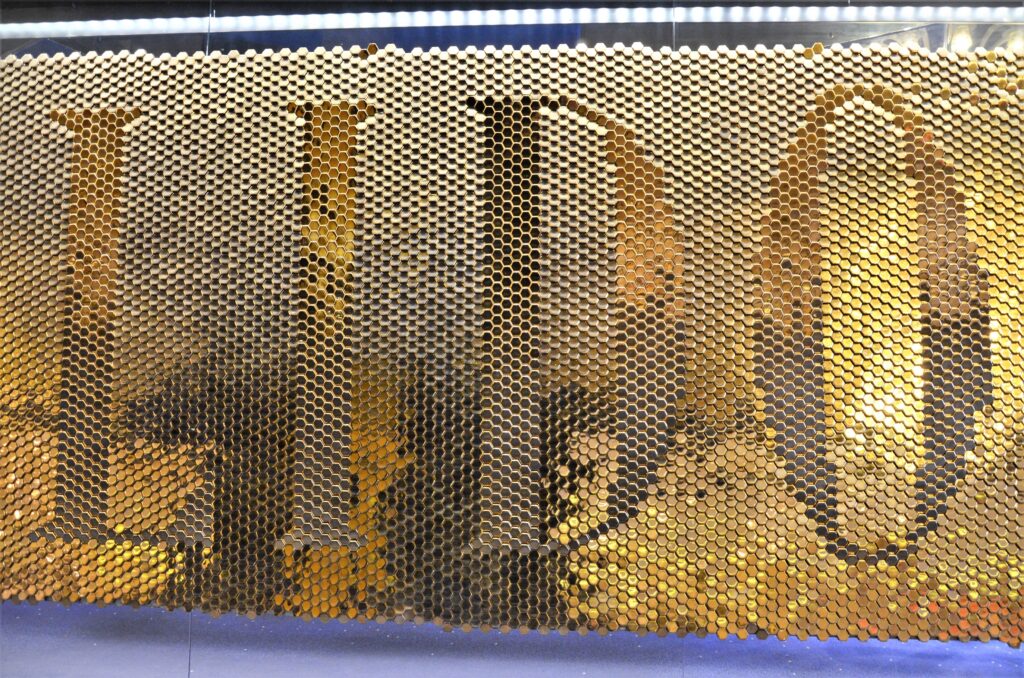 Adieu Lido: istoricul cabaret din Paris, îndrăgit și de Churchill, se închide