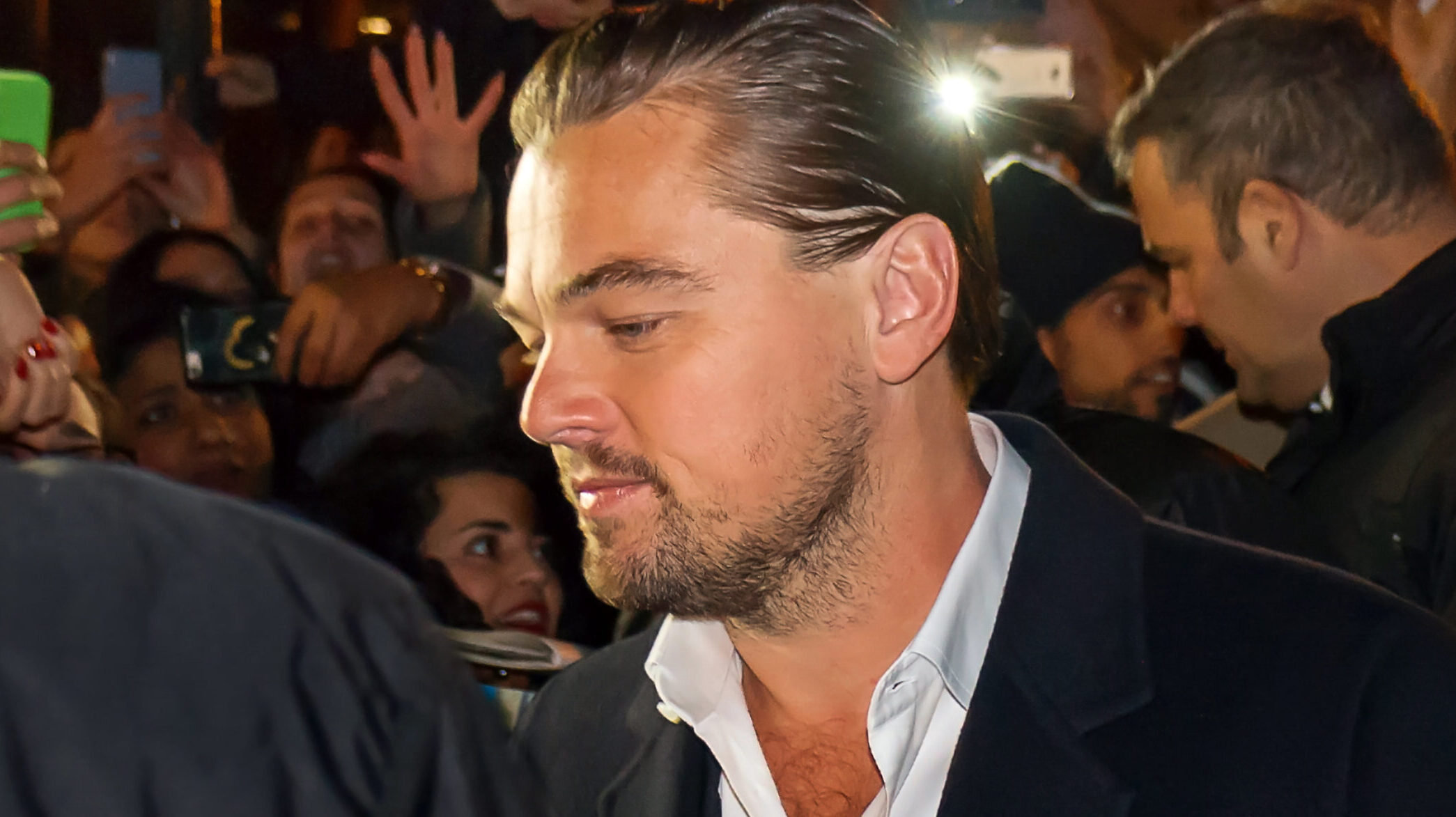 Moment surpriză la Golden Globe: DiCaprio a devenit viral cu un gest neașteptat