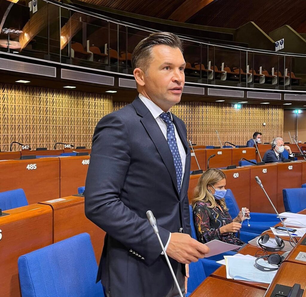 Adevărul despre relația PNL-PSD. Ionuț Stroe: „Nu e posibil ca orice ședință de partid să aibă ca rezultat o pleiadă de știri pe surse”