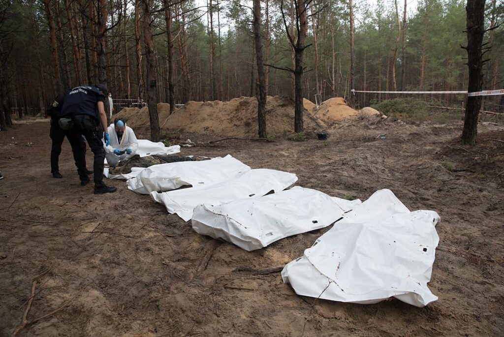 Război în Ucraina, ziua 206. Zelenski a acuzat Rusia că a comis noi crime de război. Peste 1.000 de oameni au fost torturați și omorâți în regiunea Harkov