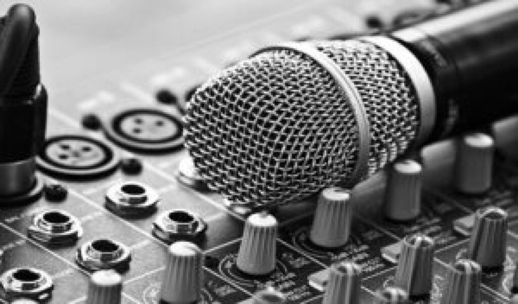 O cântăreață de muzică populară, intens criticată pentru data în care și-a stabilit nunta. Ce explicații a dat artista