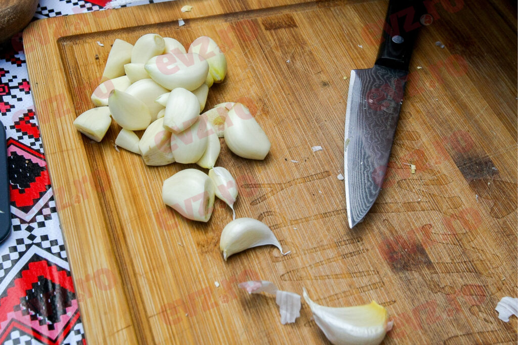 Unul dintre cele mai folosite ingrediente din bucătărie face minuni pentru sănătate. Cum trebuie consumat usturoiul