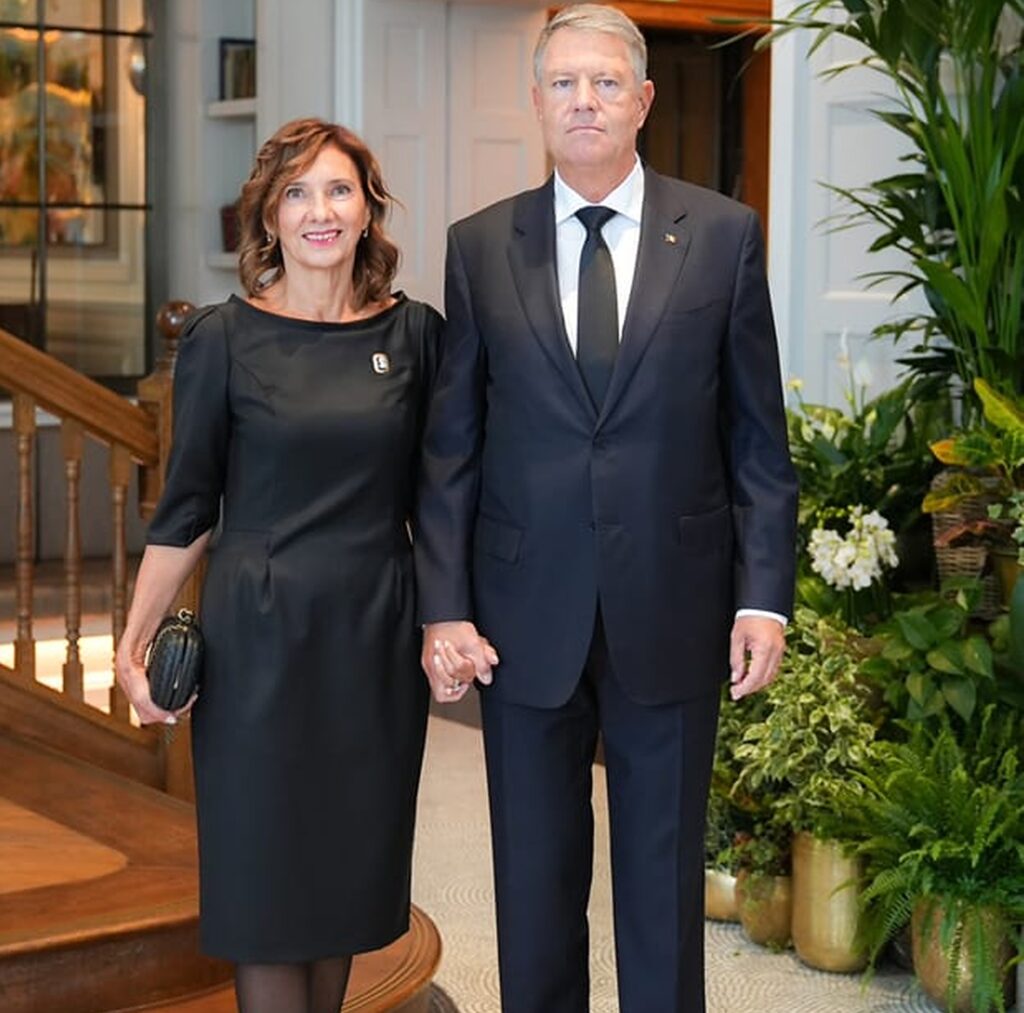 Obiceiul ciudat pe care îl are Carmen Iohannis. Totul a devenit public. Ce face prima doamnă a României