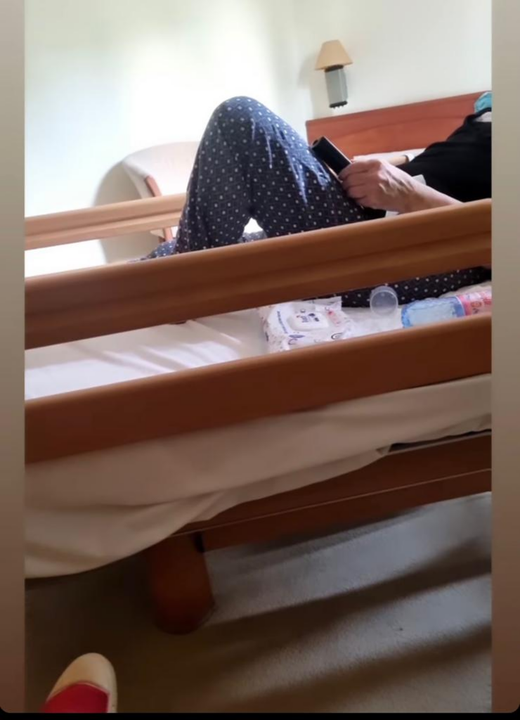 Primele imagini cu Mioara Roman. Fosta soție a lui Petre Roman se recuperează după operația complicate la care a fost supusă