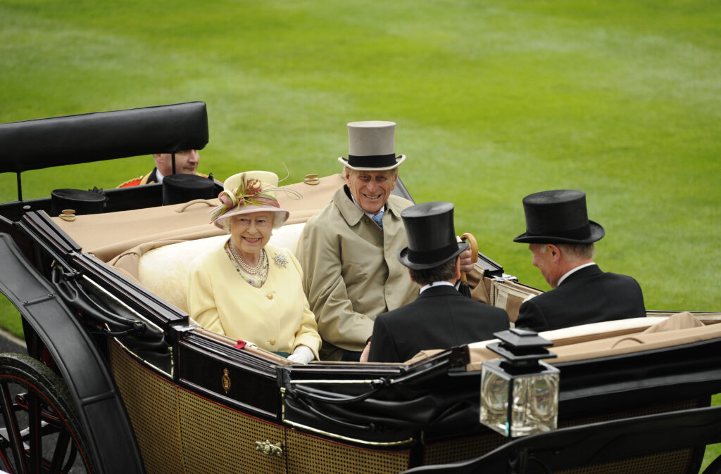 Regina Elisabeta a II-a, atacată violent la un post de televiziune: „Așa le dădea ea mâncare copiilor înrobiți în Africa”