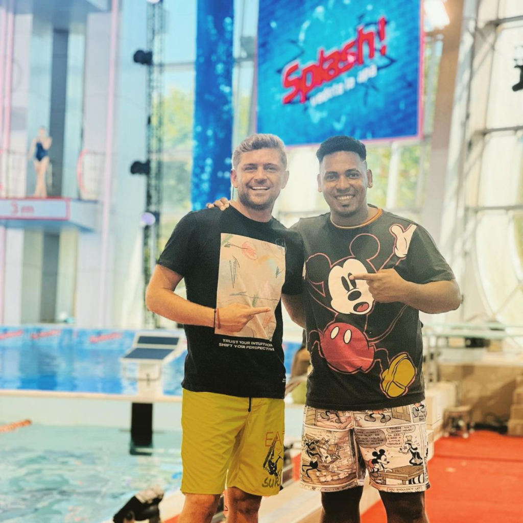 Splash! Vedete la apă. Cine este Eric de Oliveira, fotbalistul care a impresionat cu săritura lui. Video