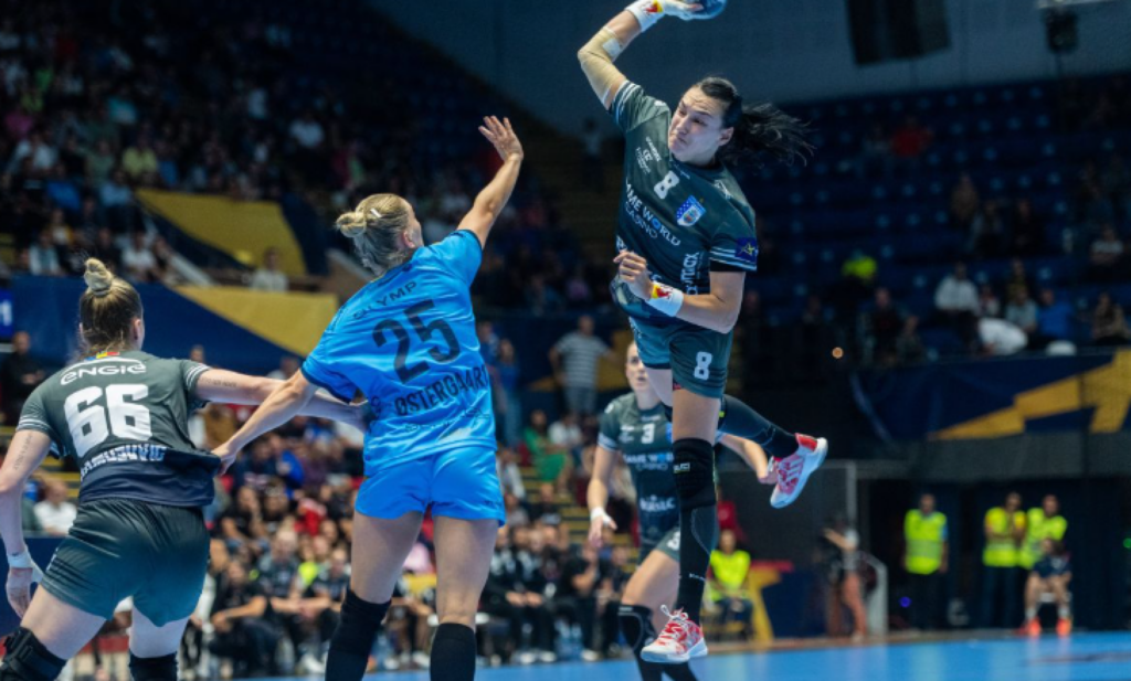 România s-a calificat în grupele principale la EURO 2022. Victoria cu Macedonia de Nord a salvat de la dezastru