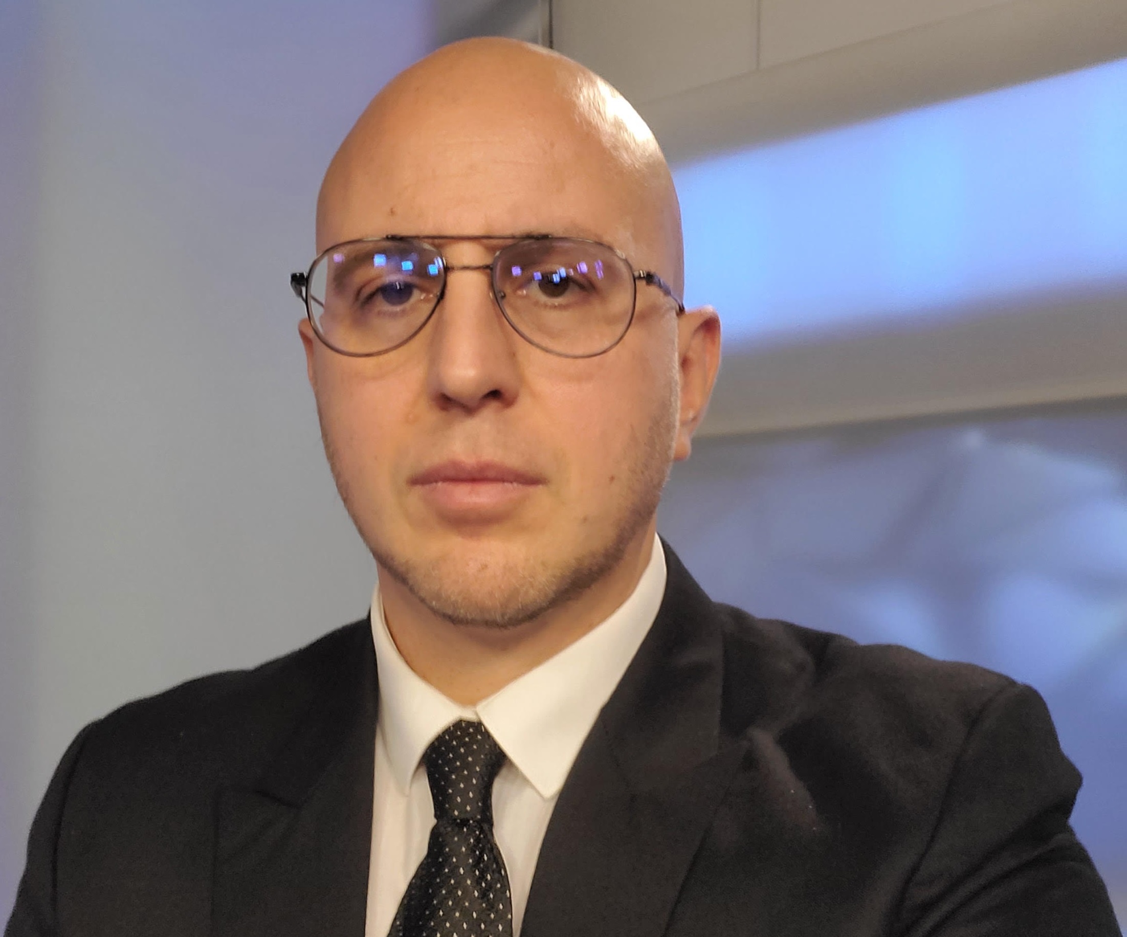 De la trotinetă la tanchetă: azi, cazul Moșteanu