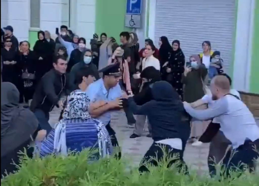 Proteste în capitala Tibetului din cauza restricțiilor COVID-19. Oamenii s-au săturat să fie închiși în case