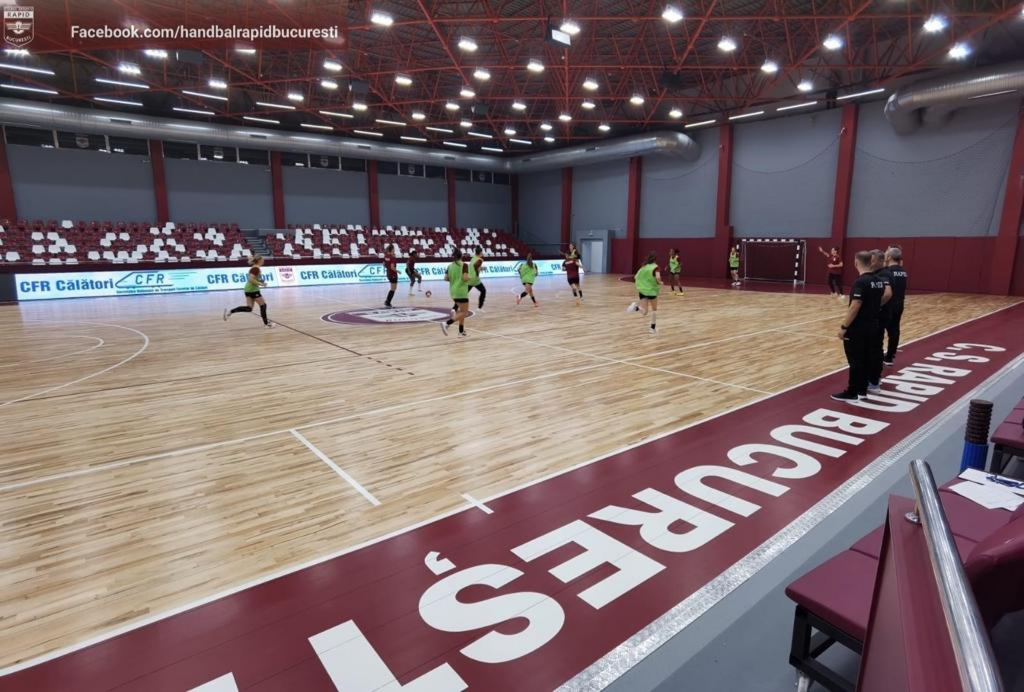 Handbalistele Rapidului, show la fotbal înainte de debutul în Liga Campionilor!