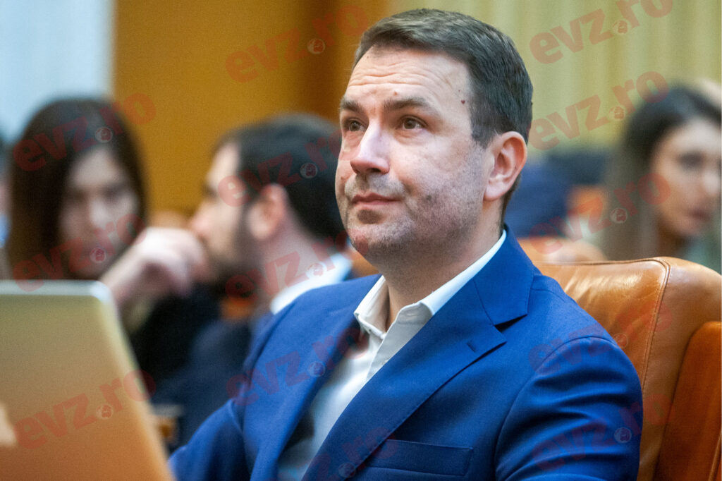 REPER acuză USR de plagiat: „Nu poţi fi plagiator şi să strigi acelaşi lucru”