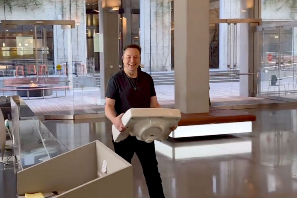 Elon Musk spune că a salvat Twitter de la faliment